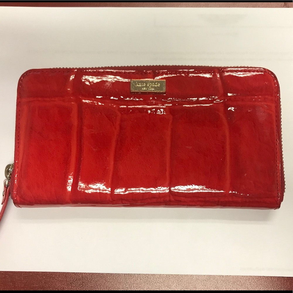 Kate Spade ZIP around Wallet